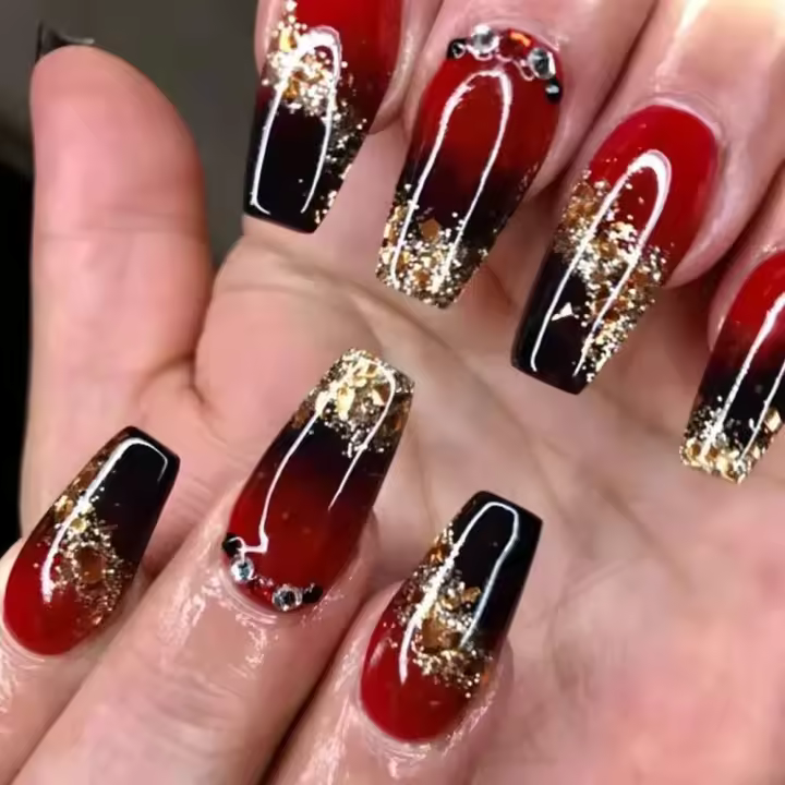 24 UDS French Artificial Nail se prensa con lentejuelas artificiales graduales en negro y rojo, y un diseño de brillo de diamante completo en el acrílico. - 1