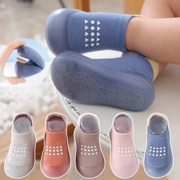 zapato antideslizante bebe