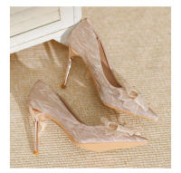 Zapatos de cristal franceses 2025 primavera y otoño nuevos zapatos de boda plateados con diamantes de imitación, punta de arco, tacones altos de aguja para mujer. - details 4
