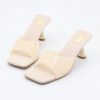 Sandalias de gran tamaño de color sólido versátiles de estilo coreano con tiras transparentes de punta cuadrada y tacones altos - details 10