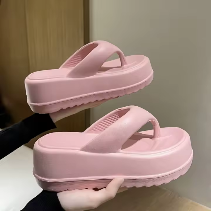 Nuevas chanclas de EVA para mujer, zapatillas frías de suela gruesa, ropa de verano que aumenta las zapatillas de playa de suela blanda - 1