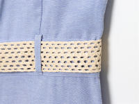 Vestido casual delgado y versátil. Vestido plisado de manga corta con cuello en V. - details 7