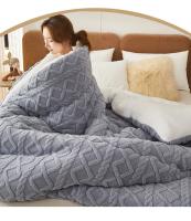 Manta de Invierno Super Grosora y Cálida para Cama con Peso de Cachemira Artificial Suave y Cómoda Calidez de Cojín de Cuero de Lamb - details 4