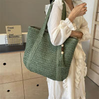 Bolso de hombro de diseño para mujer, bolsa de mano de gran capacidad hecha a mano con borla colgante, novedad de 2024 - details 3