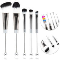 Personalidad DIY mango de metal con cuentas maquillaje cepillos 5 piezas en un conjunto - details 0