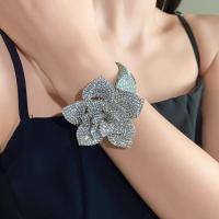 Brazalete de flores brillantes, cadena para el brazo, brazalete ajustable con diamantes de imitación, pulseras de aleación de cristal, brazalete de flores para la parte superior del brazo, para fiesta - details 12