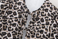 TRAFZA-Blusa informal holgada de manga corta para mujer, Top elegante con estampado de leopardo, cuello redondo con cordones, ropa de calle - details 3