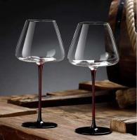 Gafas rojas de estilo europeo atadas sobre fondo negro con copa de cristal de una celebridad de alto valor Bury wine - details 3