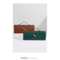 Porta archivos bolso cruzado portátil Horizontal primavera y verano nuevo bolso tejido de cuero suave - details 2