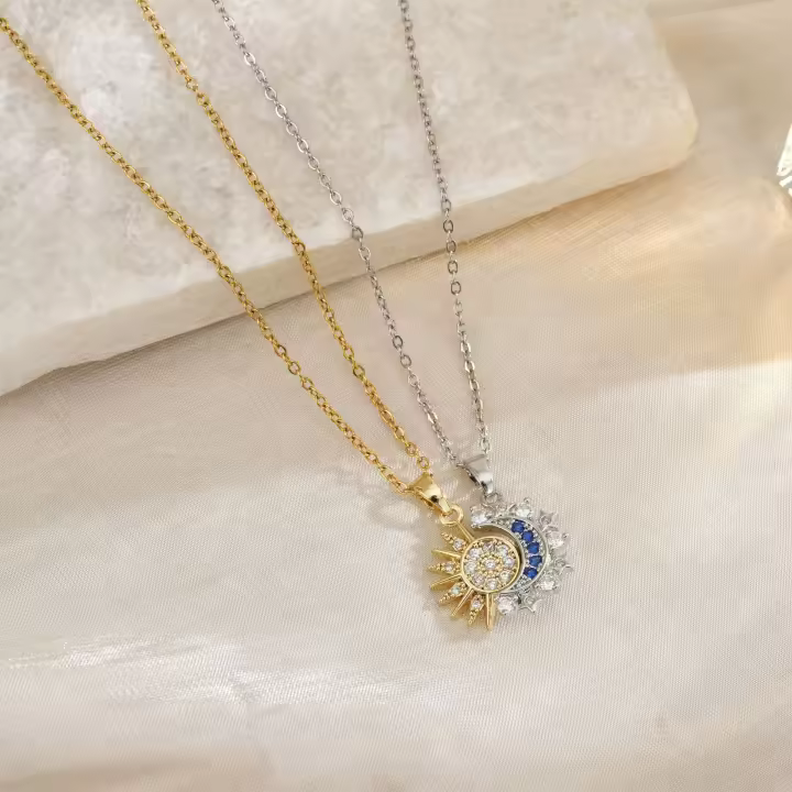 Conjunto magnético de sol y luna, collar de 2 piezas con luz de sol y luna, anillo de regalo, collar de sol dorado, collar de luna plateado, joyería a juego para pareja, regalo de joyería cósmica para ella, regalo moderno para el me - 1