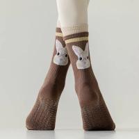 Calcetines de yoga de silicona antideslizantes para mujer, medias versátiles con estampado de gato y dibujos animados, con punta dividida, para pilates, a la moda - details 18