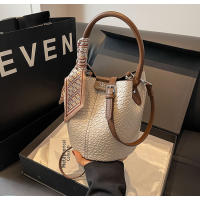 Bolso de mano de mujer nuevo de primavera y otoño de nicho de moda 2025, bolso de hombro versátil de moda, bolso de cubo tejido. - details 27