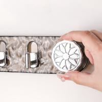 Colgador de ropa con ventosa de 6 ganchos, ganchos para abrigos y ropa extraíbles sin perforaciones, perchero colgante de ABS que ahorra espacio para Baño - details 5
