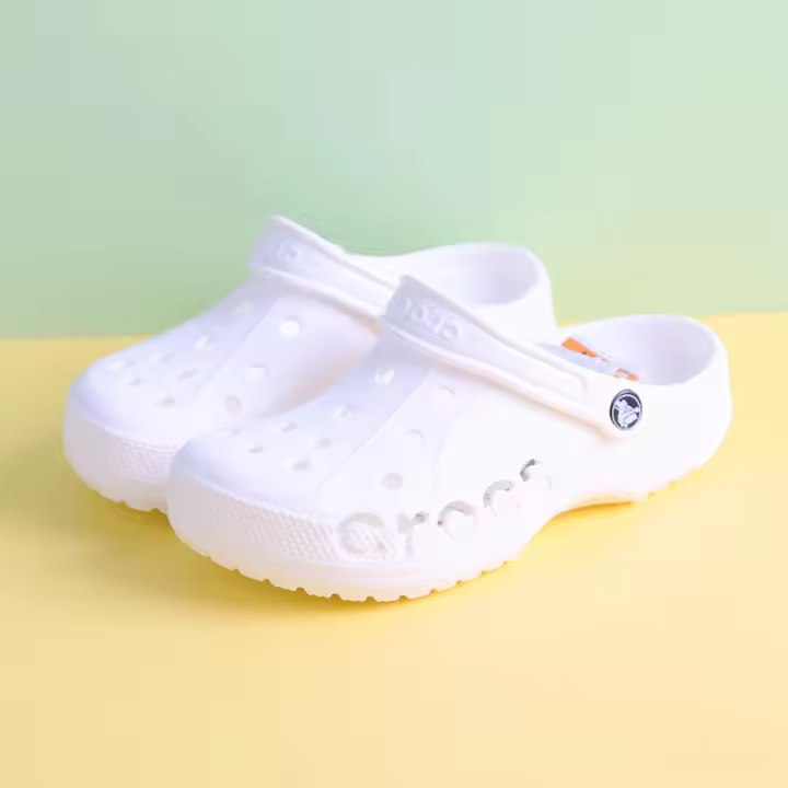 Cross, Classic Mega Crush Clog, Zapatos de Mujer, Sandalias de Playa Transpirables Antideslizantes y Resistentes al Desgaste - 1