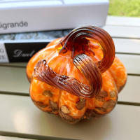 Adornos artesanales de cristal nórdico simples y moderno, decoración de Halloween, calabaza Irregular, mesa de salón, adornos decorativos artísticos, naranja y dorado - details 0
