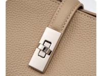 Bolso bandolera cruzado de piel de vaca con capa frontal y bolso de mano tipo cesta vegetal para mujer - details 6