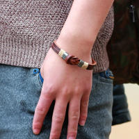 Pulsera de Cuero Genuino Tejido a Mano Brazalete Retro con Diseño Creativo - details 2