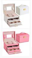 Organizador de joyas para collares, pendientes, pulseras, anillos, organizadores de joyas grandes de cuero PU, joyeros, de mano, joyero de tres niveles con cerradura, cajones, tachuelas, accesorios de joyería, espejo,17x14x13cm - details 0