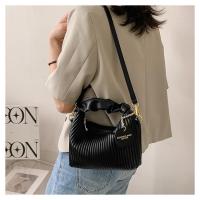 Bolso de Mano de Rayas Cinteladas Bolso de Verano de Moda para Mujeres - details 18