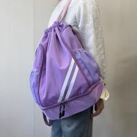 Mochila deportiva SEYATULLH con cordón - Poliéster duradero, multicámara para gimnasio, yoga, correr, baloncesto y fútbol - Negro con detalles blancos y rayados, correas de hombro ajustables, ideal para viajes y actividades al aire libre. - details 1