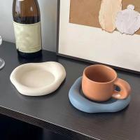 Posavasos de silicona antideslizante con forma de nube, posavasos nórdico a prueba de calor para café, bandeja de almacenamiento decorativa gruesa para escritorio, 2 uds. - details 9