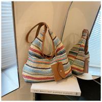 Bolso de hombro tejido a la moda, bolso de paja de gran capacidad de ratán, bolsos grandes trenzados hechos a mano para playa de verano - details 9