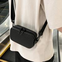 Bolso Cruzado de Nylon Duradero Diseño Elegante en Negro con Correa Ajustable - details 1