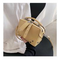 Bolso de gran capacidad de color sólido para mujer 2025 nuevo bolso de mensajero de hombro de moda bolso cuadrado pequeño simple de estilo extranjero bolso de mujer - details 27