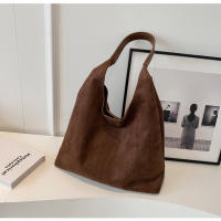 Bolso de gran capacidad para viaje informal retro para mujer, nuevo bolso de mano de gamuza para otoño e invierno, bolso de hombro versátil de nicho. - details 34