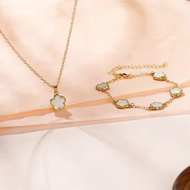 Conjunto de joyería de trébol de cinco hojas para mujer, collar simple de flores de la suerte, joyería de mano versátil - 1
