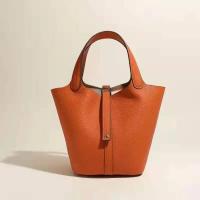 Bolso de mano a la moda para mujer, bolso Togo de gran capacidad, capa de cabeza de cuero de vaca, forma de cubo de agua, mochila de lujo de alta gama, novedad de 2024 - details 1