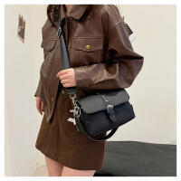 Nuevo bolso de moda versátil negro, elegante bolso de hombro de mensajero de lujo ligero - details 14