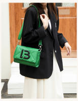 Bolso cruzado de un solo hombro bordado y acolchado de moda, simple y versátil para mujeres - details 0