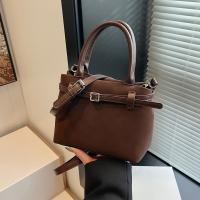 Bolso de hombro clásico retro para mujer - Bolso texturizado marrón café con correa ajustable y cierre magnético, bolso de trabajo versátil para oficina, compras, uso diario, accesorio de oficina |   Estilo Sofisticado |   Herrajes dorados, bolso cruzado - details 6