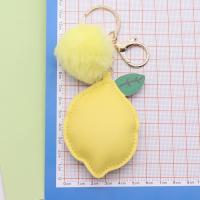 Precioso llavero de cuero PU con forma de limón, colgador de cuero PU con dibujos de frutas, llavero de coche, colgante de bolso de moda para mujer - details 8
