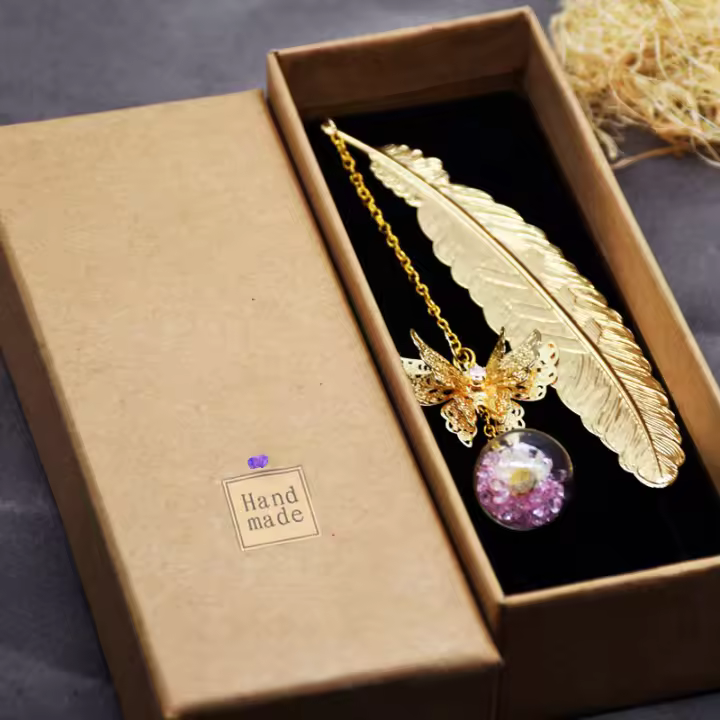 Marca de Página de Pluma de Metal Elegante Regalo Perfecto para Mothers Day, Cumpleaños de Mujeres, Agradecimiento a los Profesores Accesorio Literario Chic para Lectores y Amantes de Libros con Caja de Regalo - 1