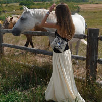 BUNO-Vestido de retazos con contraste de gato extraño para mujer, vestido Halter con espalda descubierta, sin mangas, dobladillo plisado, tendencia de vacaciones, informal, elástico, básico, ceñido largo - details 7