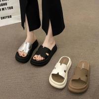 Zapatillas mujer verano 2025 nueva cabeza redonda suela gruesa que aumenta las sandalias de playa moda de una palabra desgaste sandalias mujeres - details 3