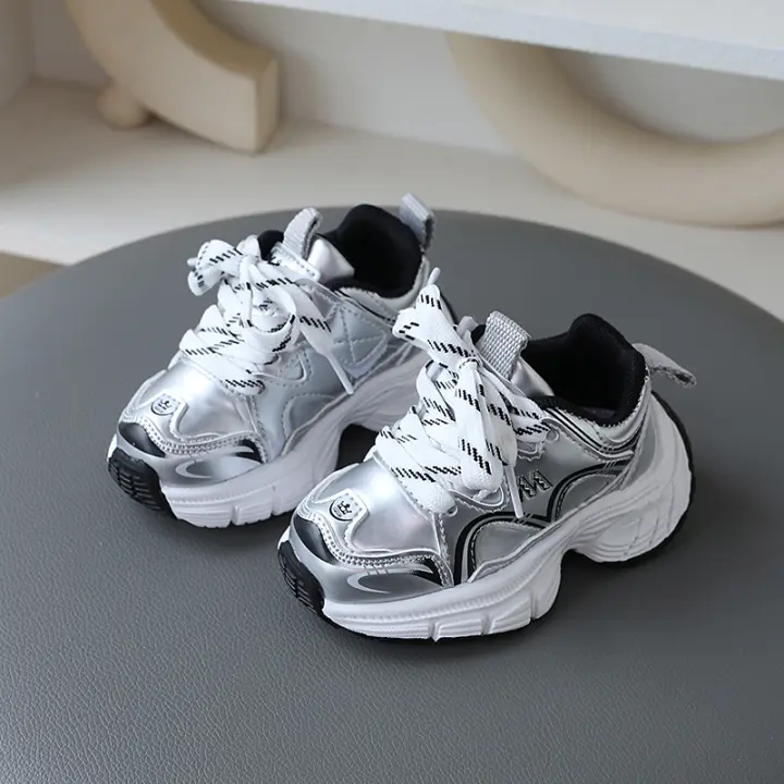 Nuevas zapatillas de cuero para niños y niñas, tesoro niños medianos, antideslizantes, zapatos casuales de suela suave - 1