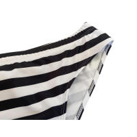 Traje de baño a rayas blancas y negras para hombre, calzoncillos profesionales sexys de Gira, ropa de playa de primavera - details 4