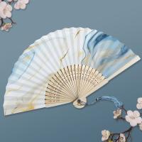Abanico plegable de bambú con borlas coloridas, elegante abanico chino dorado, artesanía hecha a mano, abanicos plegables tradicionales de la antigüedad, decoración del hogar - details 3