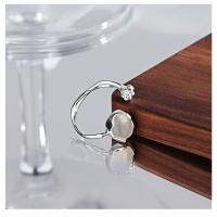 Anillo asimétrico de jadeíta de plata para mujer: textura natural mínimamente lujosa y diseño Wearab, joyería épica con bohemio - details 4