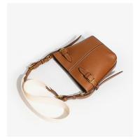 Bolso de mujer premium sense versátil retro hebilla decoración de un solo hombro bandolera bolso de cubo - details 9