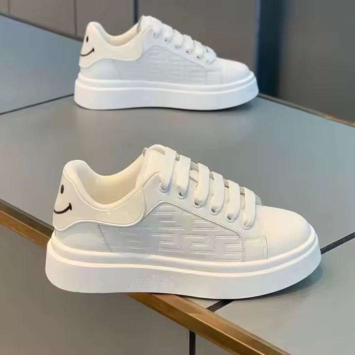 Zapatillas Blancas Transpirables para Hombres en Verano Zapatillas Casuales de Plataforma de Moda para Estudiantes - 1