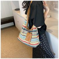 Bolso de hombro tejido a la moda, bolso de paja de gran capacidad de ratán, bolsos grandes trenzados hechos a mano para playa de verano - details 18