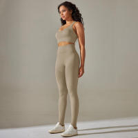 Conjunto de yoga con correas cruzadas en la espalda para mujer, leggings de cintura alta, tres entrenamientos para correr, ropa deportiva sin costuras - details 5