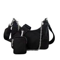 Bolso de hombro informal de nailon impermeable para mujer, moderno y fresco, decoración de cadena negra, cartera pequeña cruzada para axila - details 0