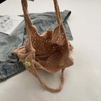 Bolso de hombro dulce bolso de mano de ganchillo con dije de flor, bolso tejido con hilo de flores transpirable, bolso tejido de gran capacidad de color caqui para playa - details 9