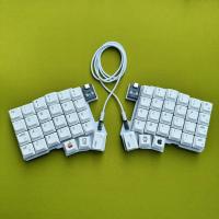 Silakka54 Teclado mecánico cableado con Wechsel caliente QMK/VIAL Control personalizado en blanco con teclas simples Ergonomía y control maestro RP2040 Accesorios para teclados de juegos - details 0