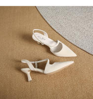 Sandalias huecas de aguja de nuevo estilo, zapatos de mujer de moda con una sola tira - details 19